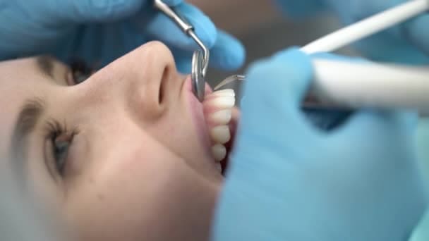 Air Flow чистка зубів Луцьк